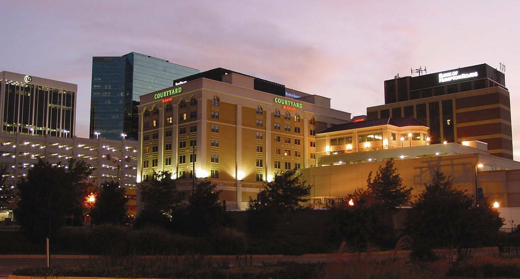 Готель Courtyard By Marriott Norfolk Downtown Екстер'єр фото